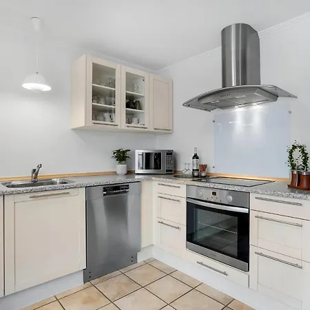 아파트 Gorgeous Apartment In Blavand With Sauna