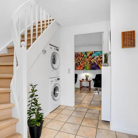 아파트 Gorgeous Apartment In Blavand With Sauna
